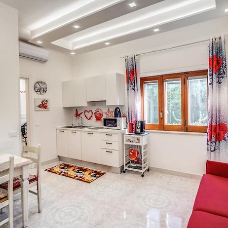 Casa Lolla, Red Rose In The Heart Of Sorrento公寓 外观 照片