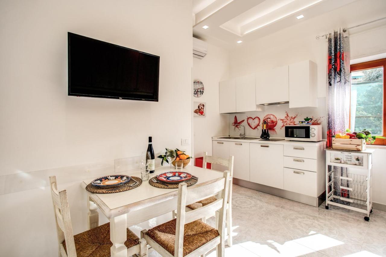 Casa Lolla, Red Rose In The Heart Of Sorrento公寓 外观 照片