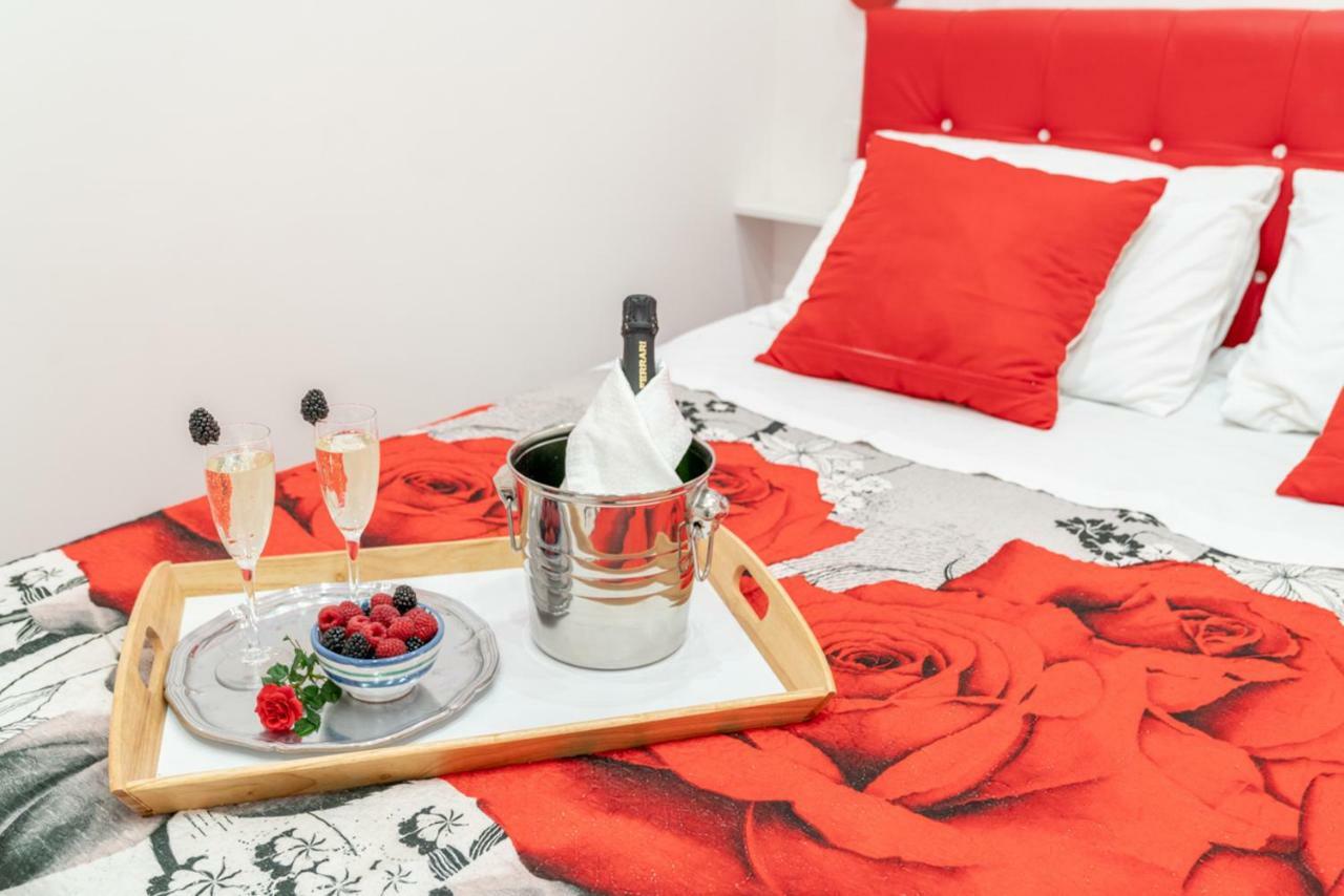 Casa Lolla, Red Rose In The Heart Of Sorrento公寓 外观 照片
